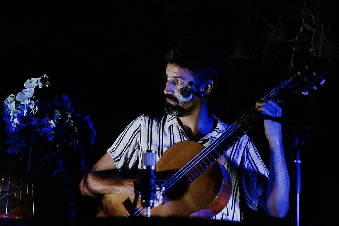 Julián Venegas se presenta en Santiago con una propuesta solista, en un concierto único