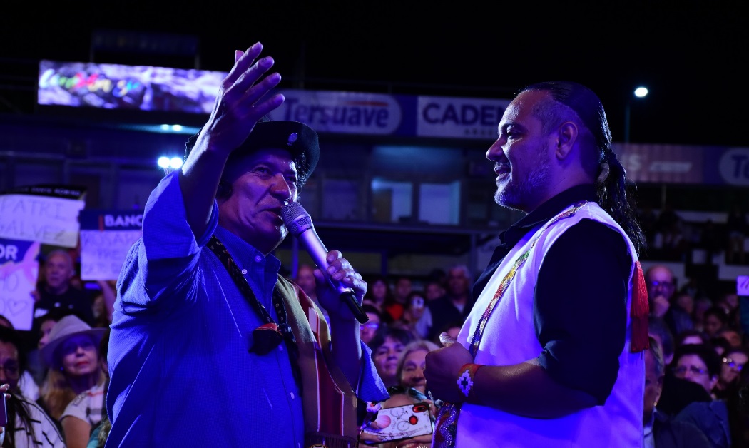 Reviví el emotivo reencuentro entre Lucio Rojas y Lázaro Moreno en Cosquín