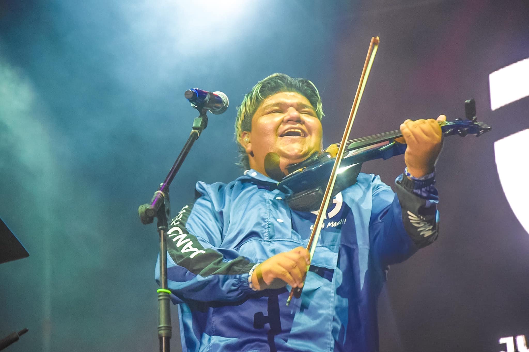 Juanjo Abreg celebrar los 10 aos de camino como solista en la msica folclrica